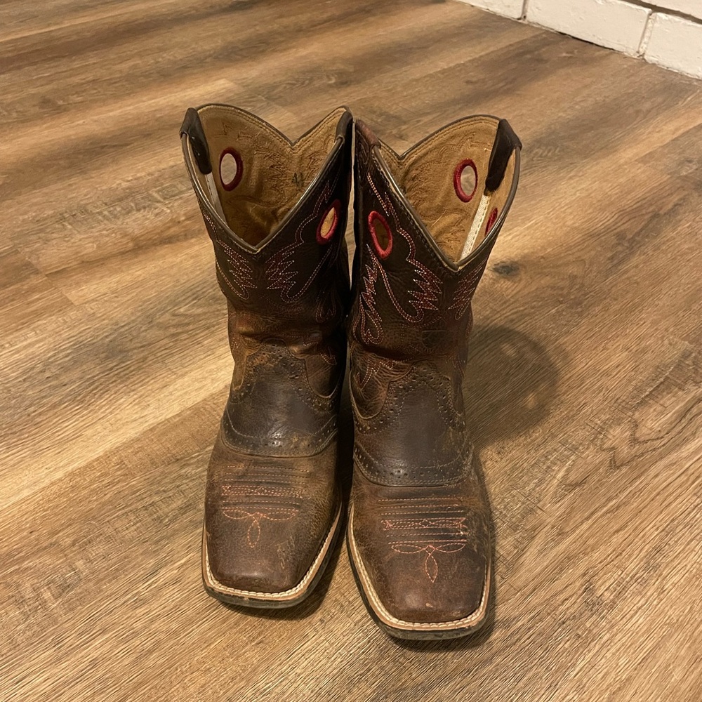 Ariat Roughstock Boots